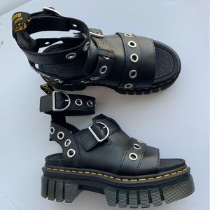 Dr Martens RICKI HARDWARE NAPPA LUX LEATHER PLATFORM SANDALS